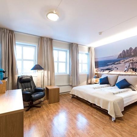 Senja Hotell Finnsnes Buitenkant foto