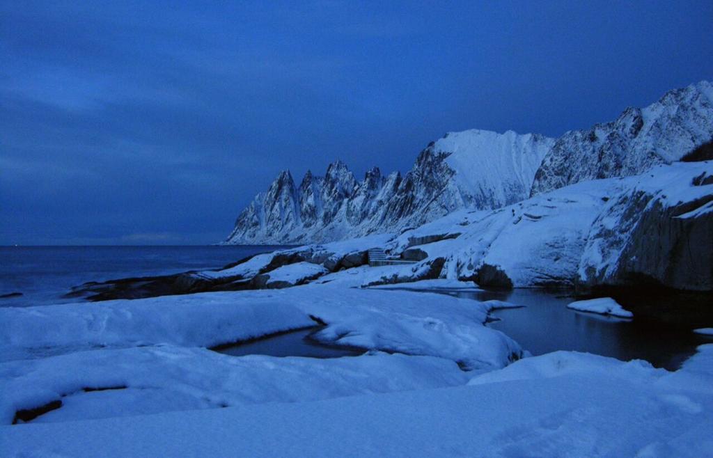 Senja Hotell Finnsnes Buitenkant foto