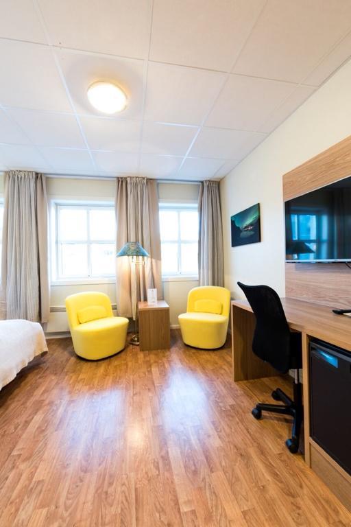 Senja Hotell Finnsnes Buitenkant foto