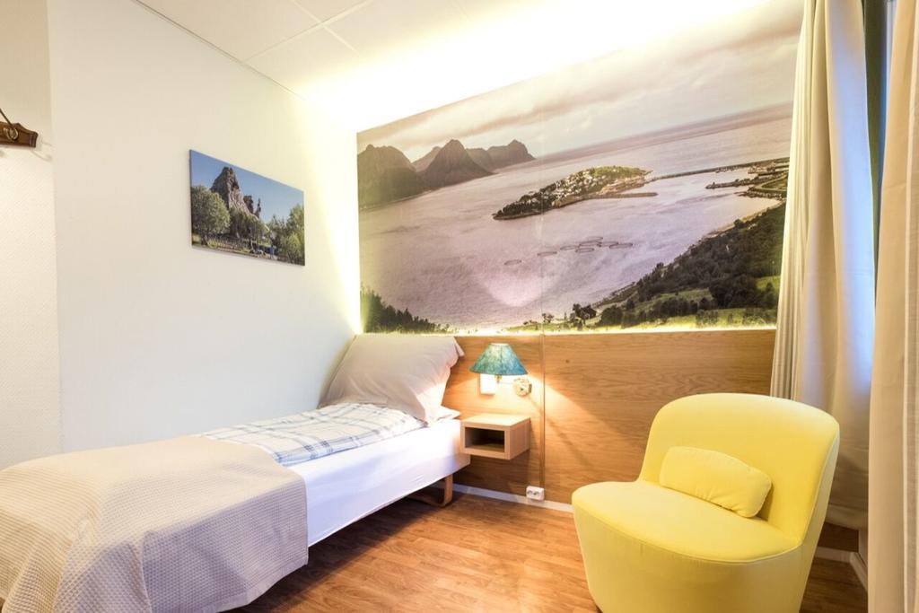 Senja Hotell Finnsnes Buitenkant foto