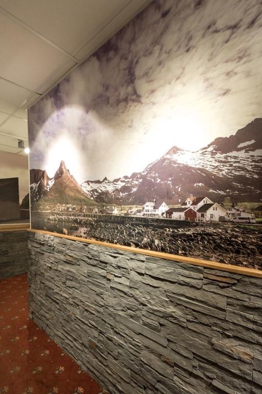 Senja Hotell Finnsnes Buitenkant foto